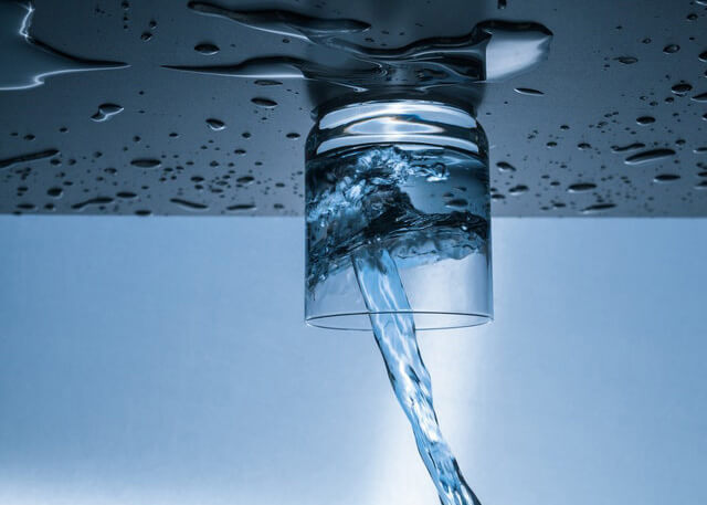 In this example we vertically flip a JPG pic of a glass of water.