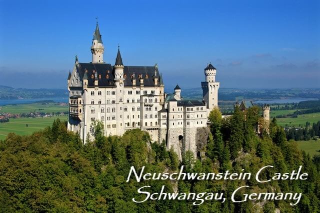In this example, we print a location marker on a JPG/JPEG photo of a German castle. We enter the castle's name in the options, select the Papyrus font for it, and place it in the lower right corner. The box for the text is transparent, and the color of the letters is white with a black shadow, which is indicated by the string "4px 4px 4px black". We also make the text italic and bold. (Source: Pexels.)