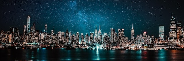 In this example, we need to create a header photo for Twitter. The size of a Twitter header photo is 1500x500 pixels with proportions of 3:1. To create it, we paste a JPEG of a night city into the input of the tool and select the "Twitter Header Photo" from the list of popular social media photo types. As a result, the program crops the necessary region from the JPEG and resizes it to 1500 by 500 pixels. (Source: Pexels.)